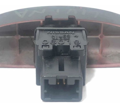 Botão De Alerta Do Painel Central Nissan Livina 2007/2014