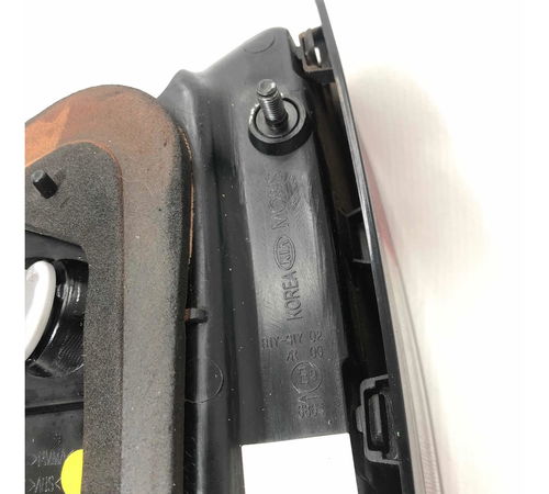 Lanterna Esquerda Capô Traseiro Kia Sorento 2013/2014
