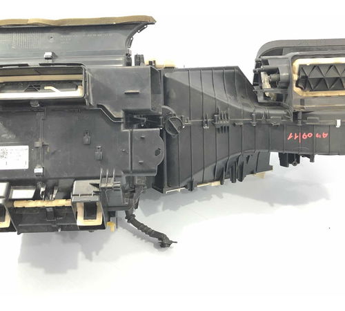 Caixa Ventilação Interna Audi A5 09/11 8k1 820 005 Ar