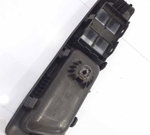 Moldura Botão Vidro Elétrico D.e Gm Cobalt 2012/2015
