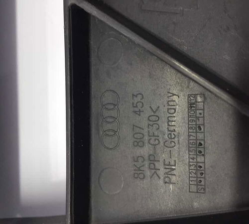 Guia Direita Para-choque Traseiro Audi A4 2008/2012
