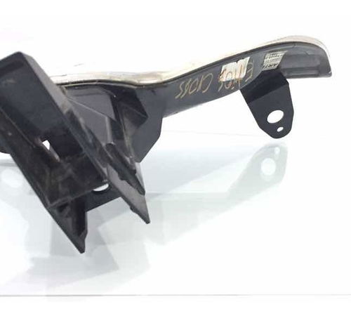 Defletor Farol Esquerdo Toyota Etios Cross 2013/2016