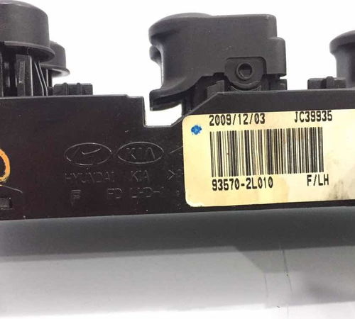 Comando/botão Vidro Elétrico D.e Hyundai I30 2009/2012
