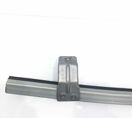 Guia Canaleta Suporte De Vidro D.e Nissan Versa 2016/2018