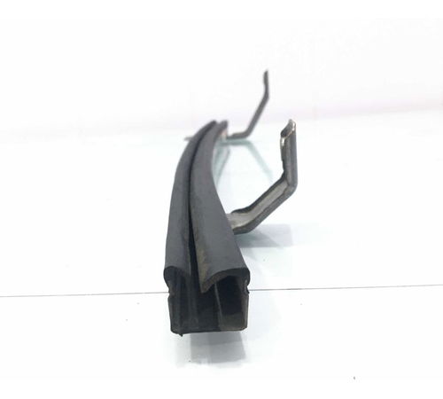 Guia Canaleta Suporte De Vidro D.e Nissan Versa 2016/2018