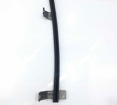 Guia Canaleta Suporte De Vidro D.e Nissan Versa 2016/2018