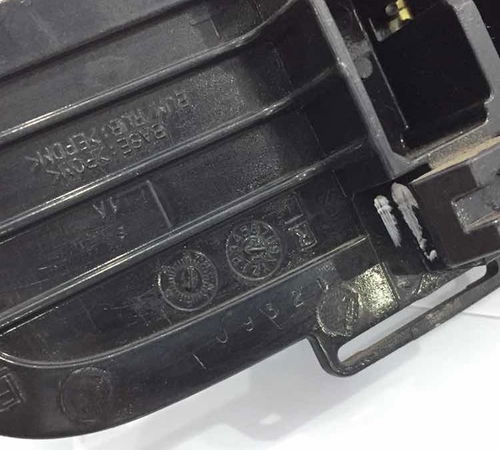 Maçaneta Interna Dianteira Esquerda Nissan Tiida 2012/2015
