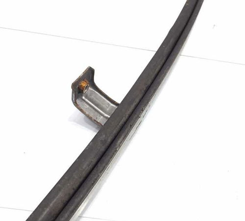 Guia Canaleta Vidro Porta D.d Nissan Tii...