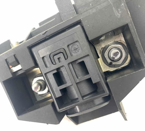 Polo Bateria Com Fusível Audi A6 2015/2017