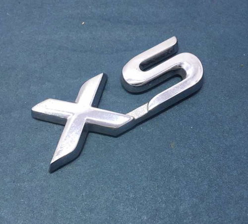 Emblema Xs Capô Traseiro Toyota Etios 2012/2021