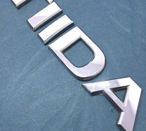 Emblema Tiida Capô Traseiro Nissan Tiida 2008/2013