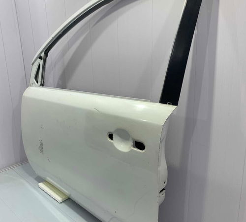 Porta Dianteira Esquerda Nissan Livina 2009/2015