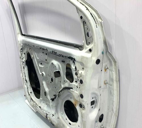 Porta Dianteira Esquerda Nissan Livina 2009/2015