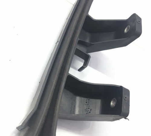 Guia Vidro Porta Dianteira Direita Fiat Palio Sporting 13/18
