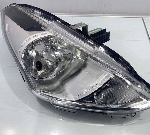 Farol Direito Nissan Versa 2015/2019