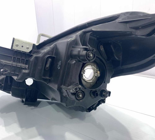 Farol Direito Nissan Versa 2015/2019