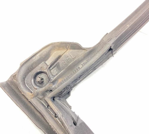 Borracha Fixa Porta D.  Esquerda Toyota Corolla 2015/2018