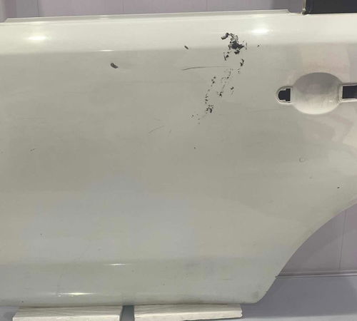 Porta Traseira Esquerda Nissan Livina 2010/2015 C/ Detalhes