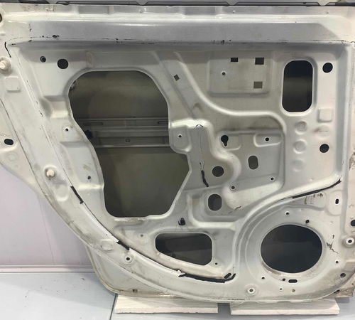 Porta Traseira Esquerda Nissan Livina 2010/2015 C/ Detalhes