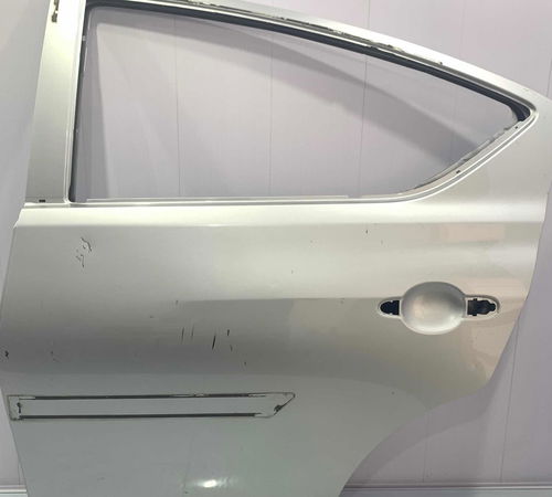 Porta Traseira Esquerda Nissan Versa 201...
