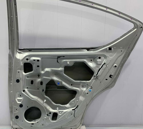 Porta Traseira Direita Nissan Versa 2011/2020 C/detalhes