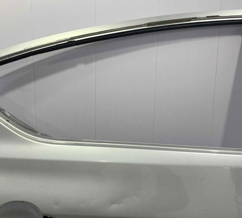 Porta Traseira Direita Nissan Versa 2011/2020 C/detalhes