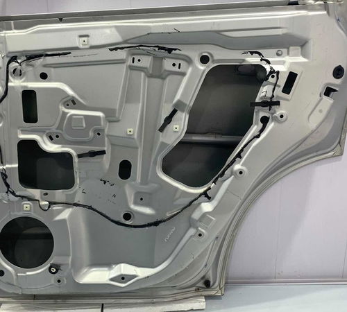 Porta Traseira Direita Subaru Forester 2009/2012 C/detalhes