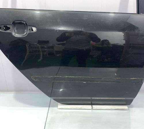 Porta Traseira Direita Toyota Fielder 2004/2008 Com Detalhes