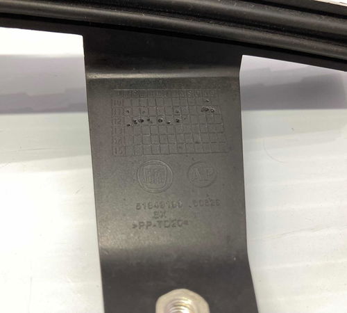 Guia Vidro Porta Traseira Esquerda Fiat Palio 2013/2018