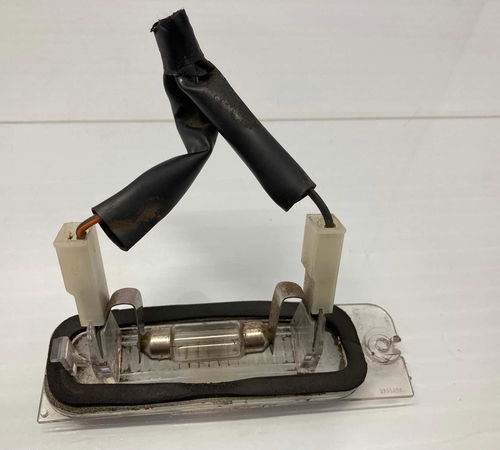 Luz Placa Ford Fiesta Sedan 2004/2013 (c/detalhe)