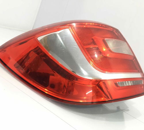 Lanterna Traseira Esquerda Renault Sandero 2016