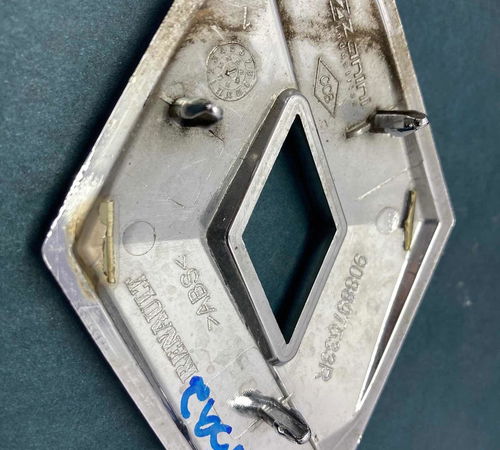 Emblema Capo Traseiro Renault Clio 2013/2016