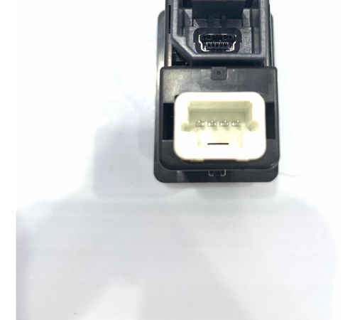 Entrada Usb Nissan Kicks 2016/2019