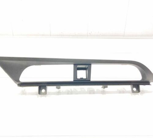 Moldura Difusor Central Nissan Kicks 201...