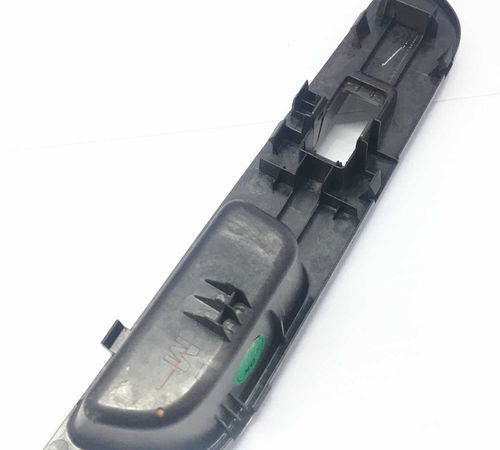 Moldura Botão Vidro T/d Direito Nissan Tiida 2011