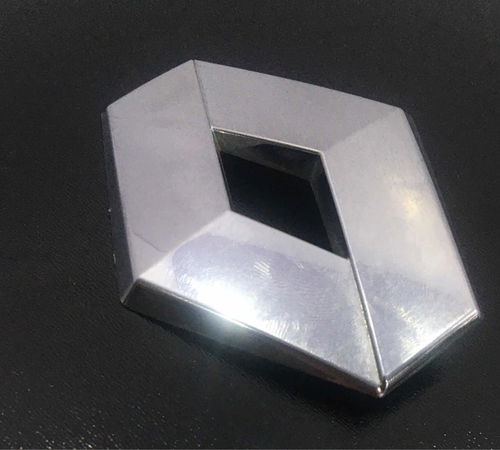 Emblema Capo Traseiro Renault Sandero 2013 Com Detalhe