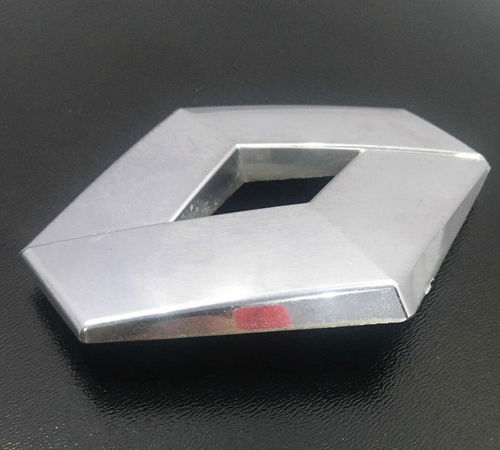 Emblema Capo Traseiro Renault Sandero 2013 Com Detalhe