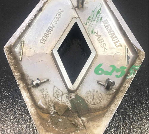 Emblema Capo Traseiro Renault Sandero 2013 Com Detalhe