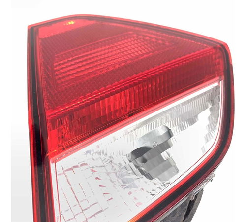 Lanterna Direita Capô Traseiro Volkswagen Voyage 2013/2016