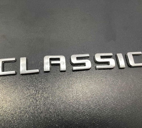 Emblema Classic Capo Traseiro Gm Corsa Sedan 2008