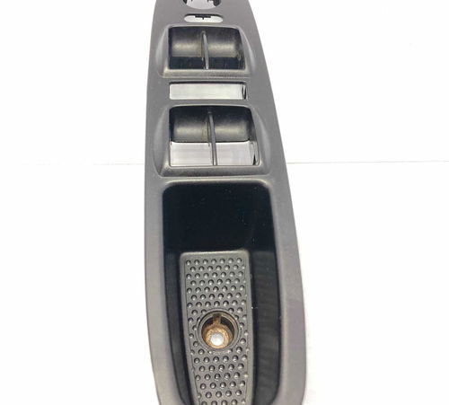 Moldura Botão Vidro Dianteiro Dia. Esquerdo Fiat Punto 2012