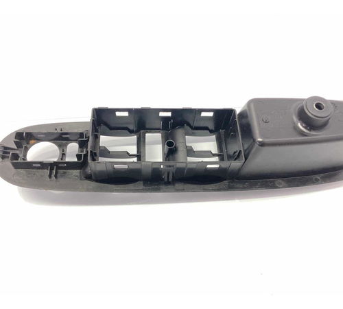 Moldura Botão Vidro Dianteiro Dia. Esquerdo Fiat Punto 2012