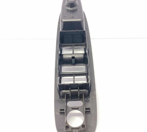 Moldura Botão Vidro Dianteiro Dia. Esquerdo Fiat Punto 2012