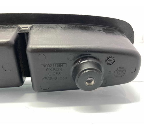 Moldura Botão Vidro Traseiro Dia. Direita Fiat Punto 2012