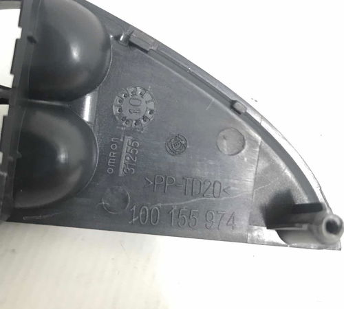 Moldura  Botão Vidro Dianteiro Esquerd Fiat Palio Sapão 2014