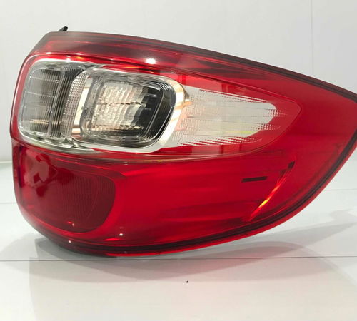 Lanterna Direita Fiat Strada 2019