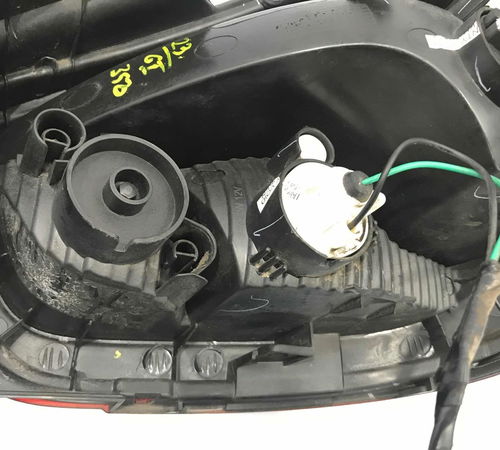 Lanterna Esquerda Renault Kwid 2020