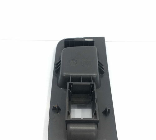 Moldura Botão Dianteiro Direito Fiat Palio Grand Siena 2014