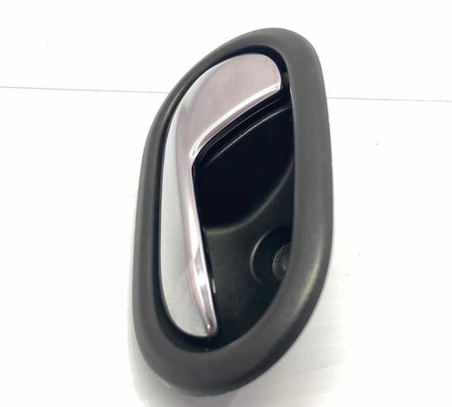 Maçaneta/puxador Interno Esquerdo Renault Sandero 2015