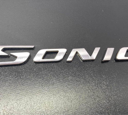 Emblema Sonic Capo Traseiro Gm Sonic 2012/2016
